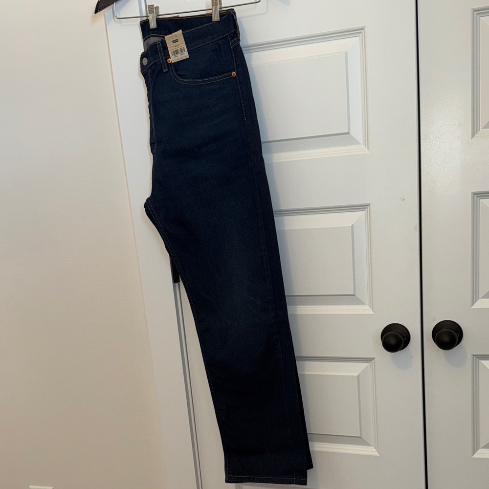 NWT - Levi's Men's Deep Indigo Straight Jeans - Picture 4 of 6
